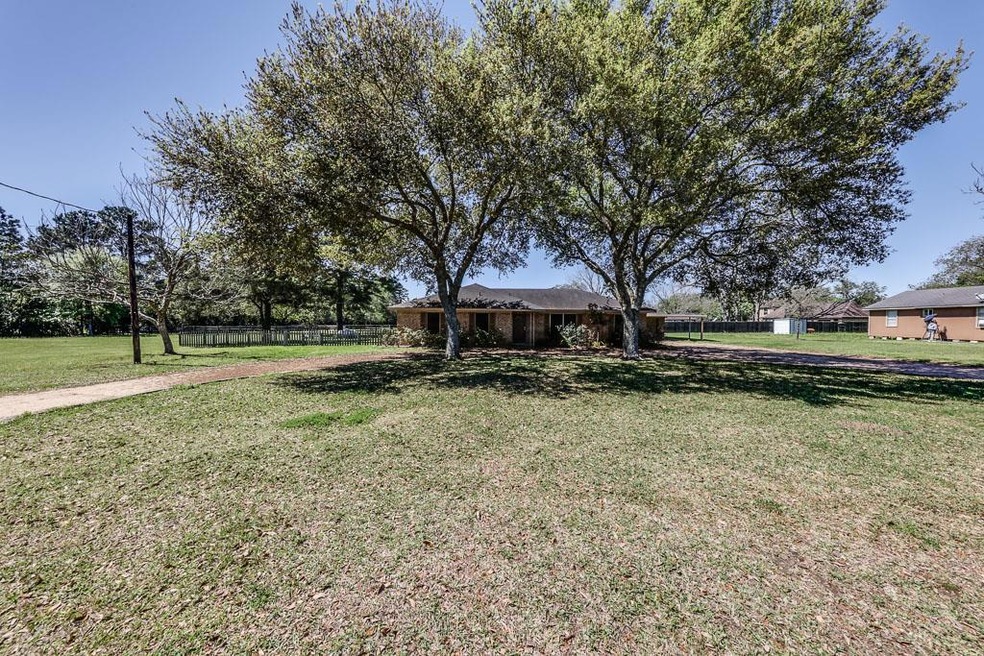 24591 Stuebner Airline Rd, Tomball, TX 77375 - photo 1