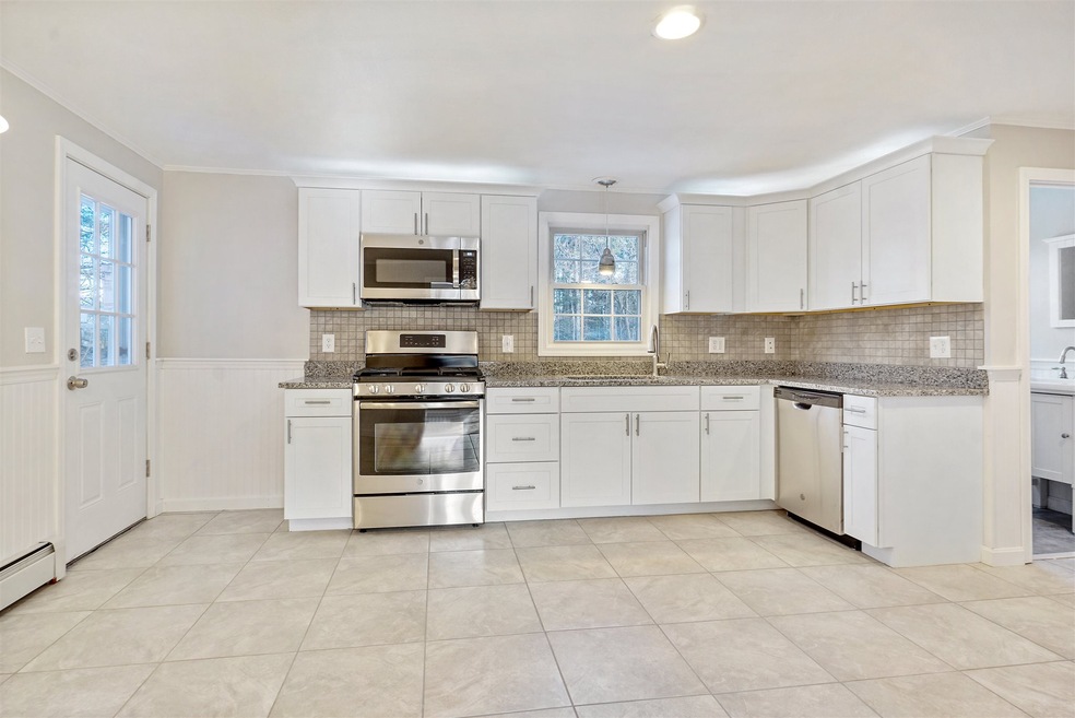 83 Granite St, Londonderry, NH 03053 - photo 1