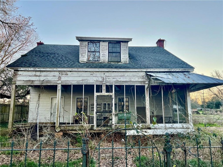 2001 Railroad Ave, Lecompte, LA 71346 - photo 1