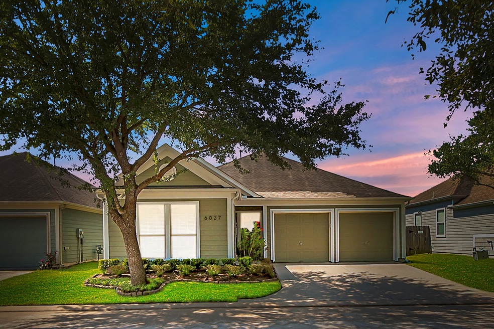 6027 Lynwood Banks Ln, Houston, TX 77092 - photo 1