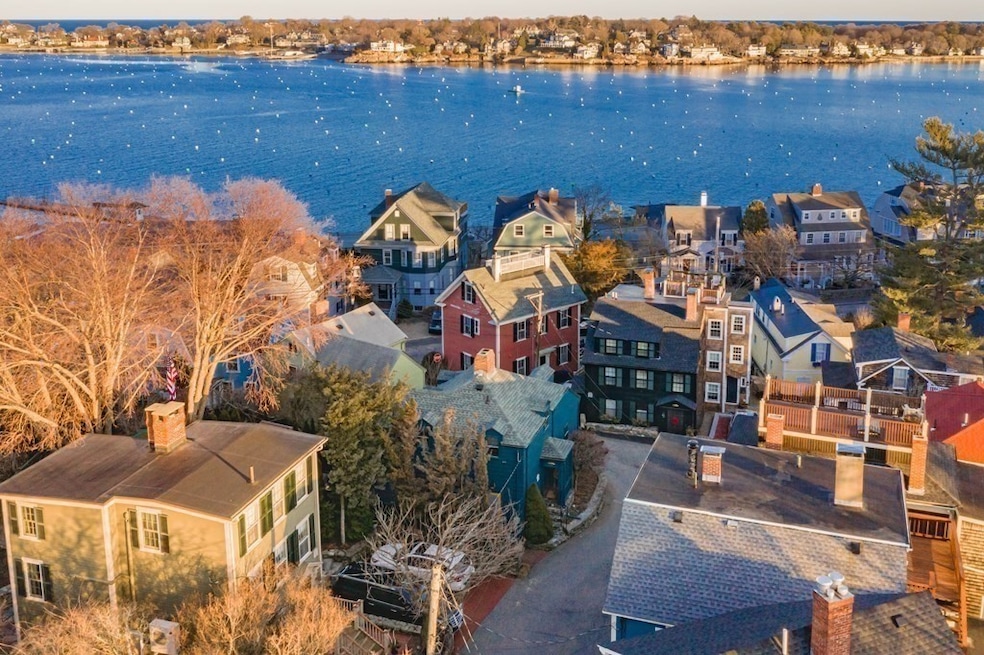 33 Lee St, Marblehead, MA 01945 - photo 1