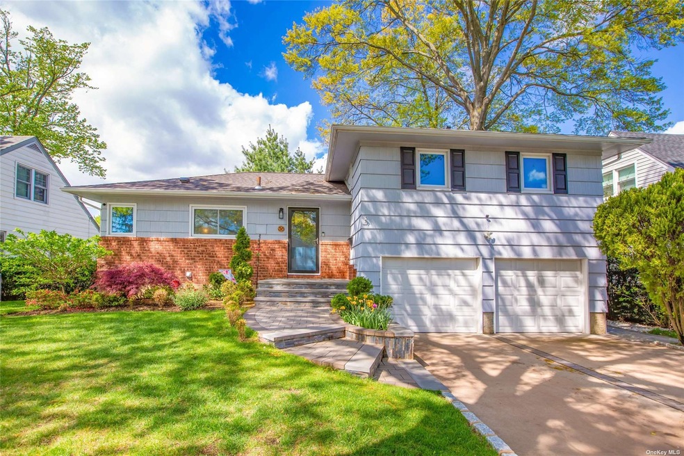 38 Maple St, Garden City, NY 11530 - photo 1