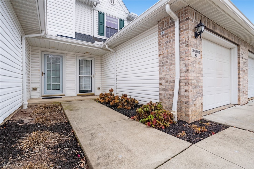 135 Sand Ct unit 14 Suite 2, Fairlawn, OH 44333 - photo 1