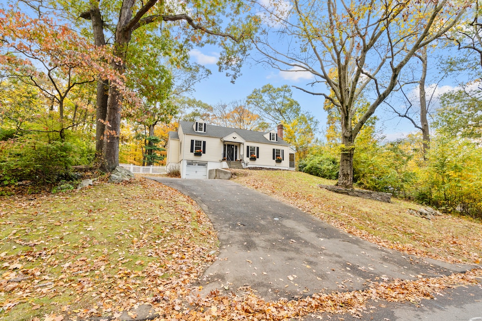 For Sale $599,900 • Co-Listing Agent