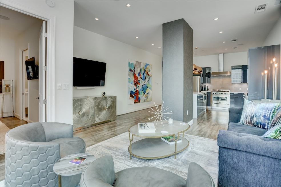 Welcome to Unit 1101 at the Marlowe. This 2-bedroo
