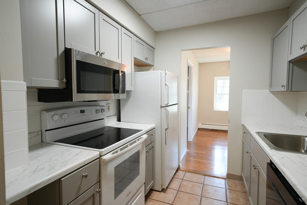 Totten Pond Village unit 41A, Waltham, MA 02451 - photo 1