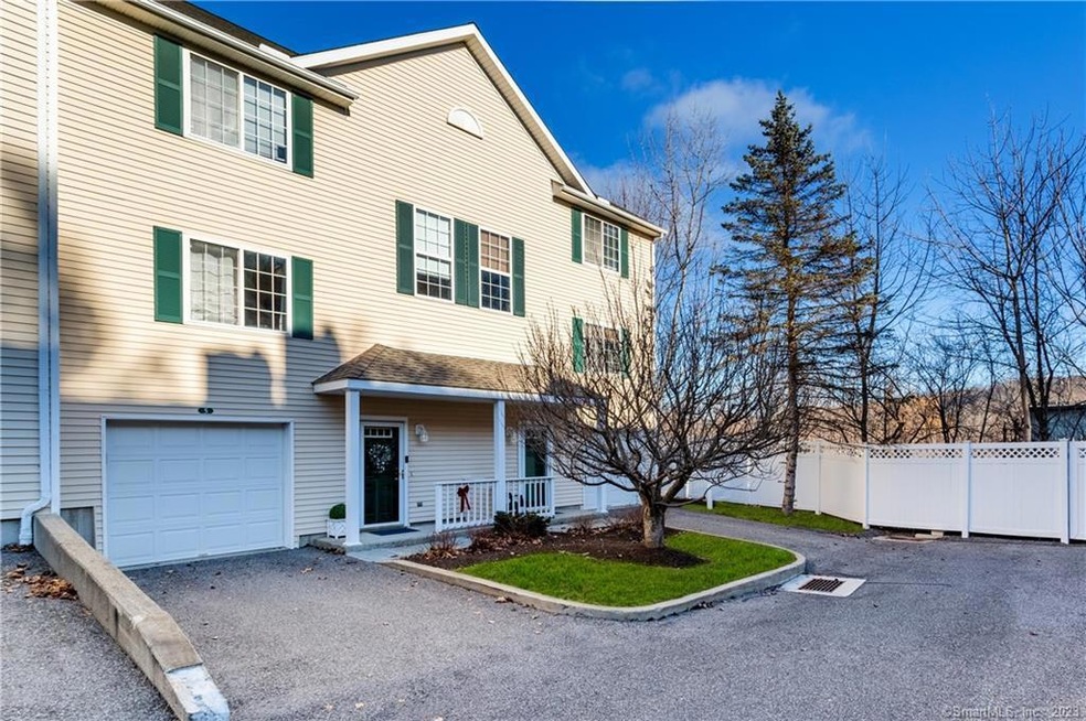 14 South St unit 6, Danbury, CT 06810 - photo 1