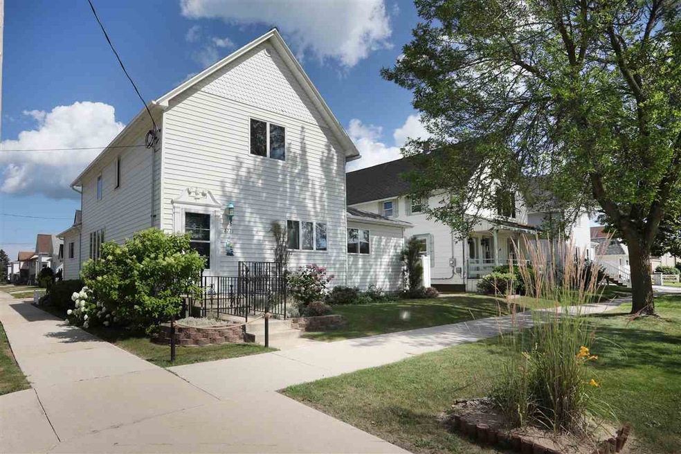 2221 Washington St, Two Rivers, WI 54241 - photo 1