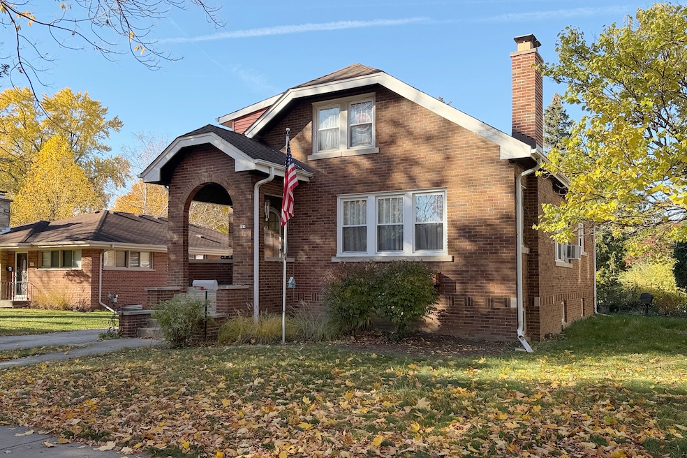 118 S William St, Mount Prospect, IL 60056 - photo 1