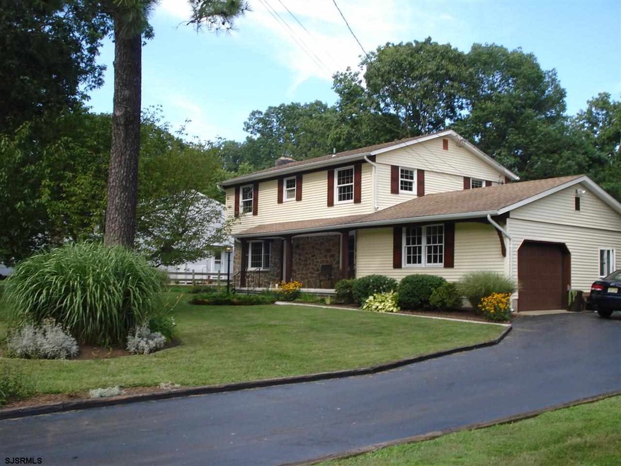 1959 Wynnewood Dr, Vineland, NJ 08361 - photo 1