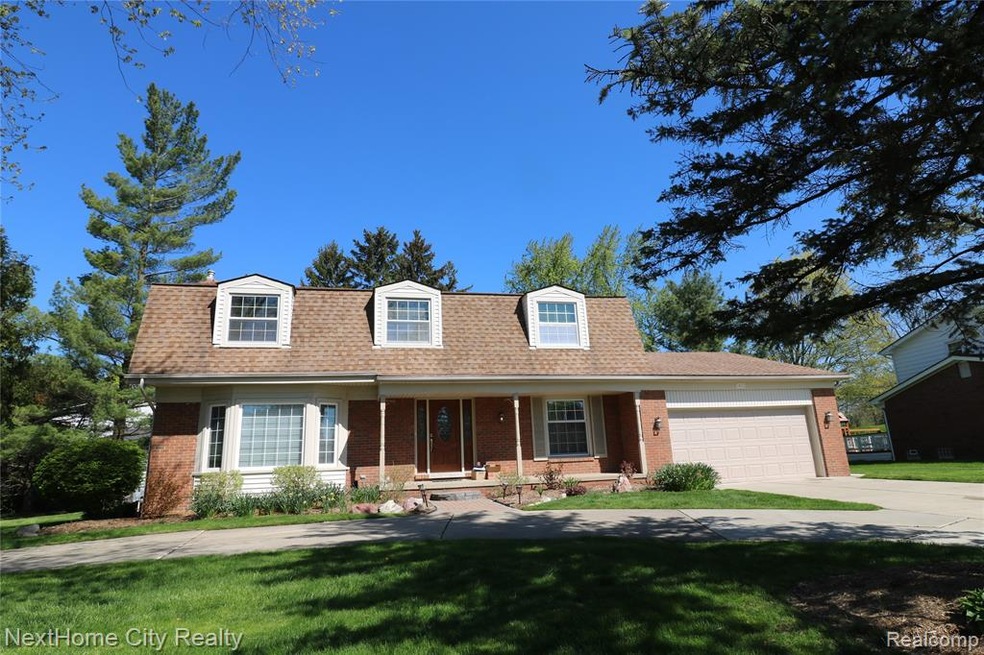 5432 Centerbrook Dr, West Bloomfield, MI 48322 - photo 1