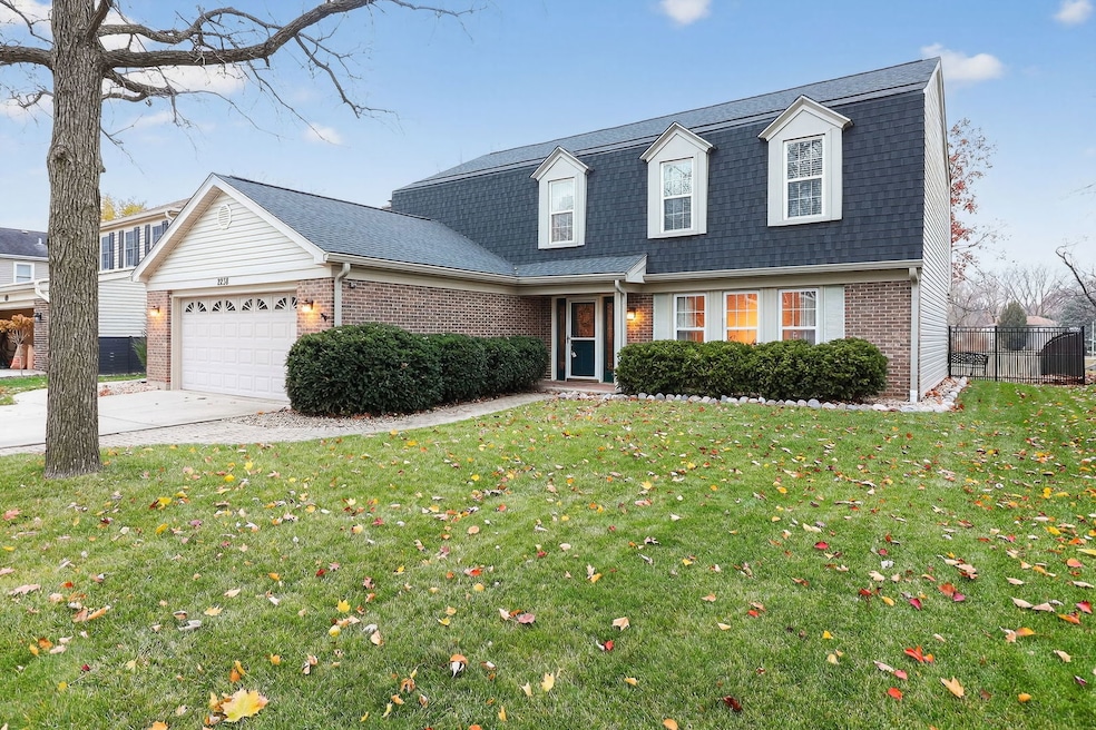 2238 Appleby Dr, Wheaton, IL 60189 - photo 1