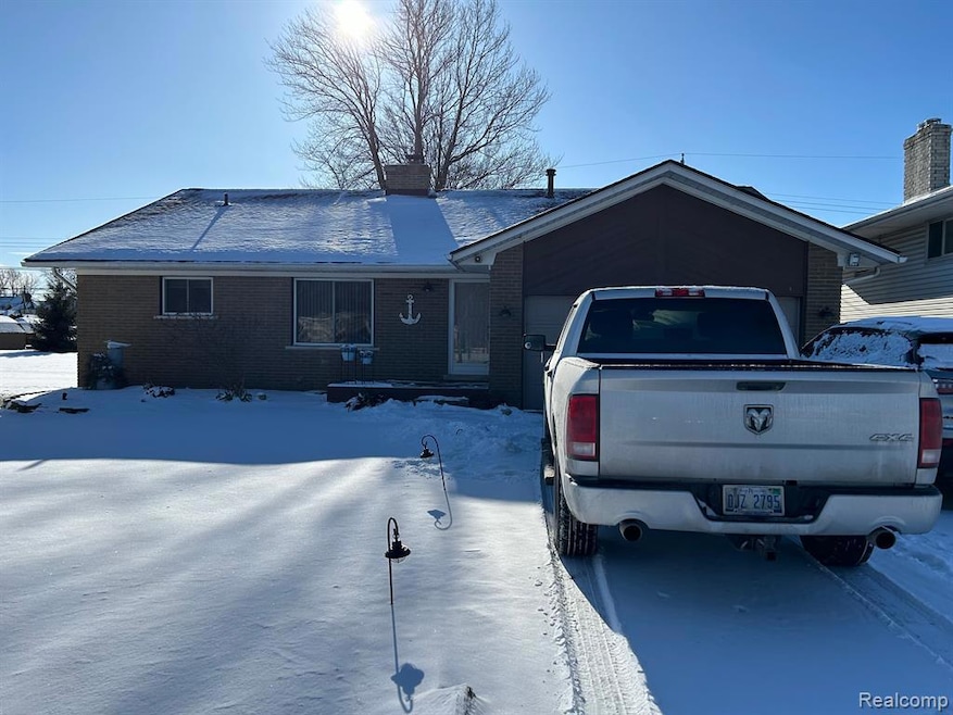 48526 Jefferson Ave, Chesterfield, MI 48047 - photo 1