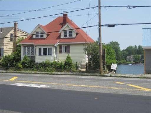 147 Lake Ave, Worcester, MA 01604 - photo 1