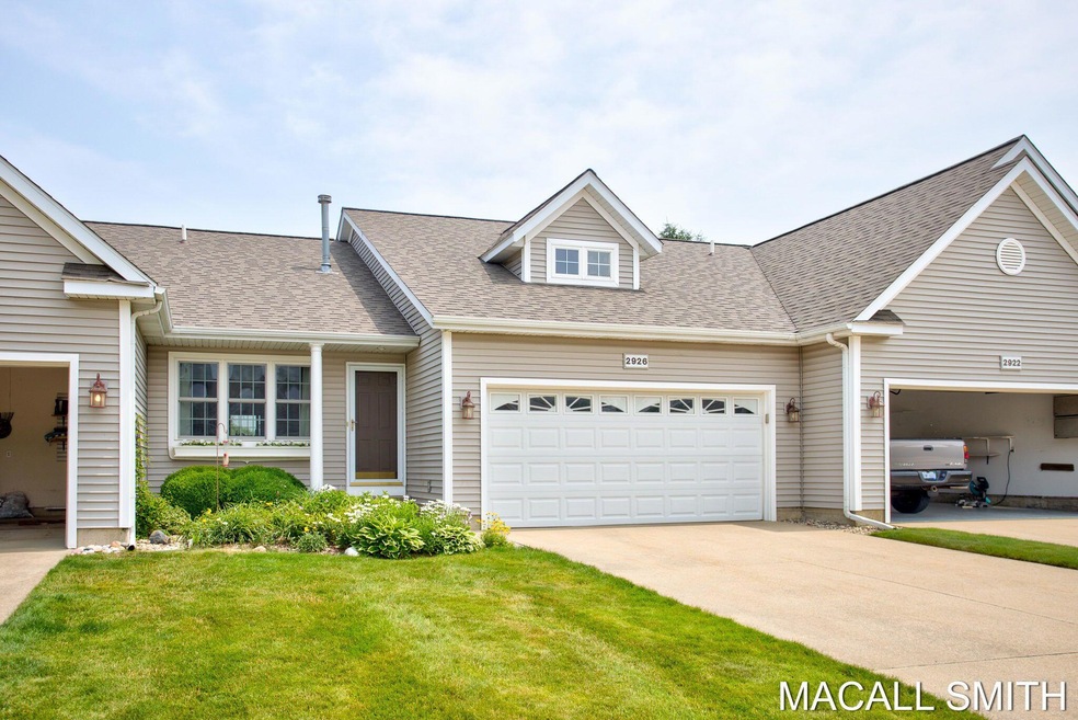 1-web-or-mls-2926 Redbird Ct, Holland-1