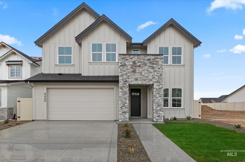 For Sale $724,900 • Co-Listing Agent