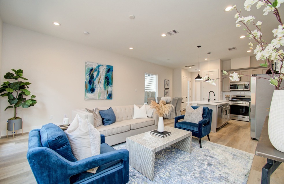 2628 W Tidwell Rd unit B, Houston, TX 77091 - photo 1