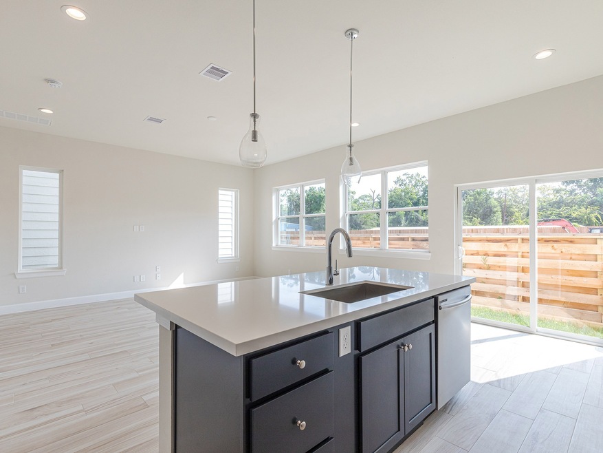 506 W Donovan St unit B, Houston, TX 77091 - photo 1