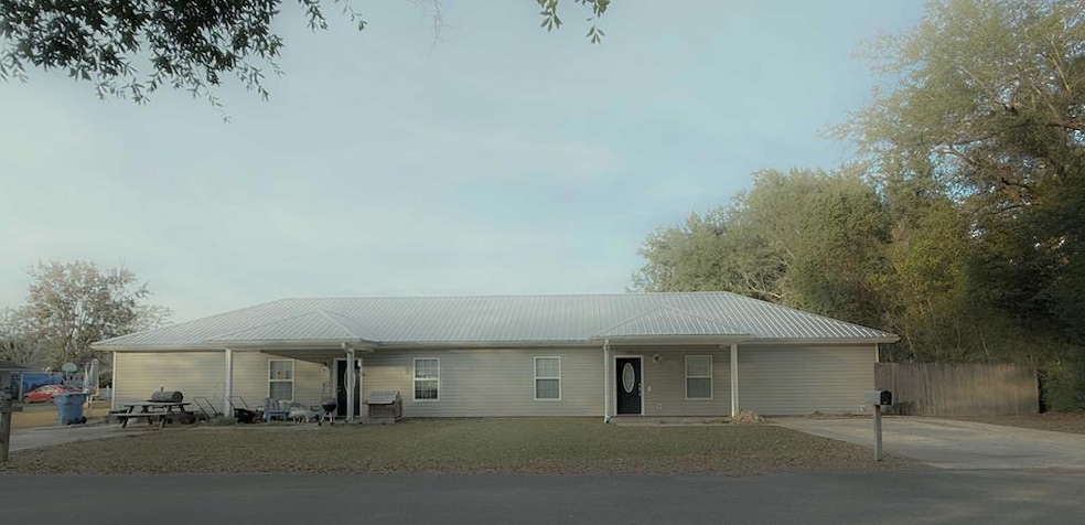 108 Abby Dr, Wewahitchka, FL 32465 - photo 1