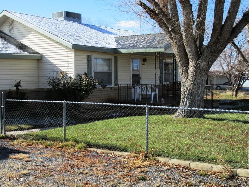 715 W Old Highway 66, Ash Fork, AZ 86320 - photo 1