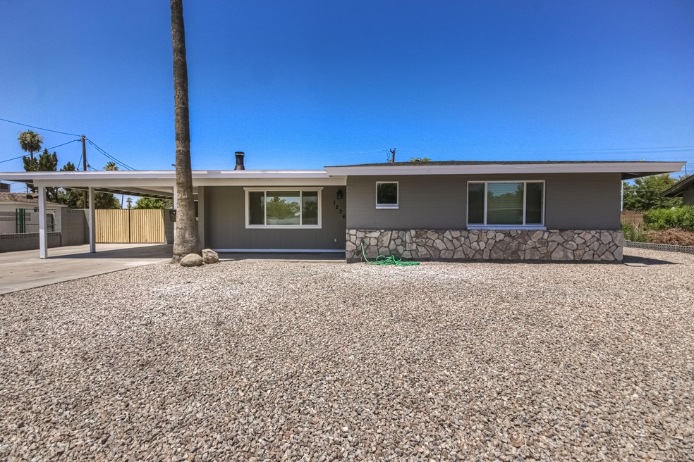 1226 E Downing St-7