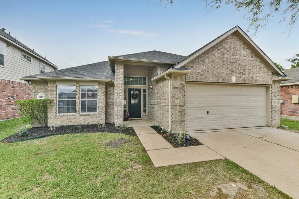 38427 E Sulphur Creek Dr, Magnolia, TX 77355 - photo 1