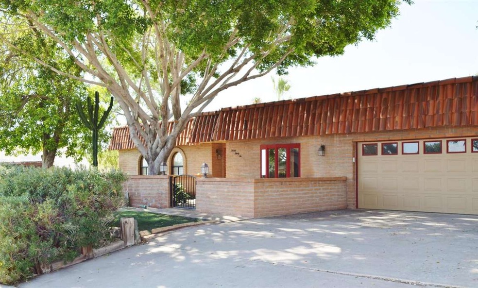 Orangewood Front