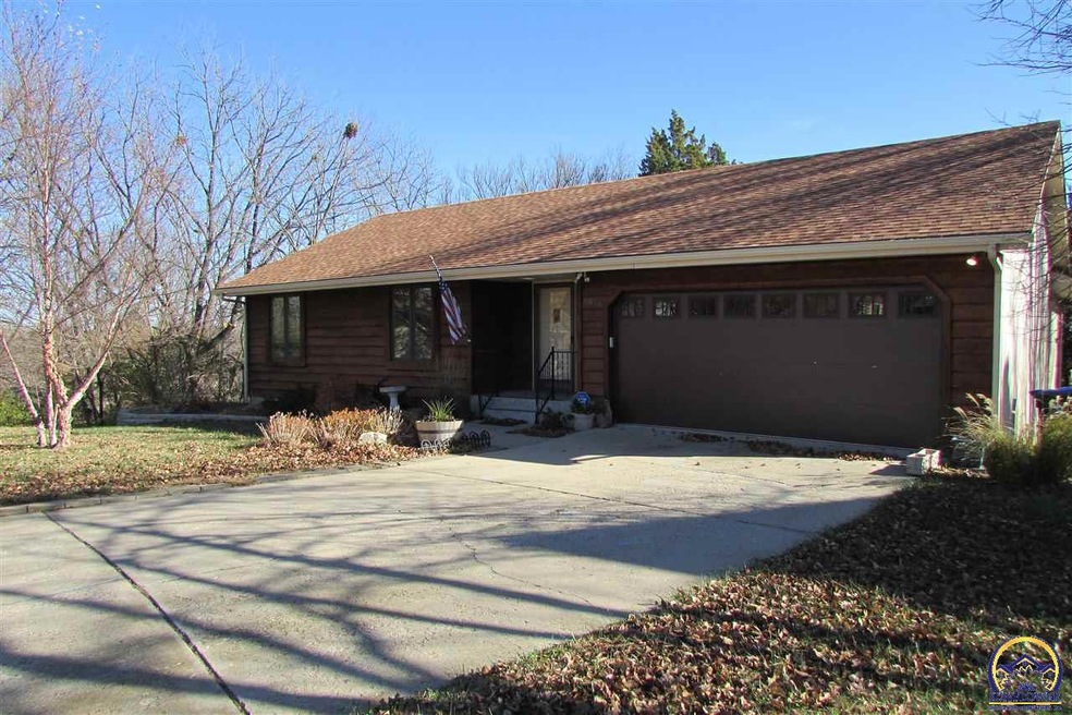 3815 SW Deer Trail Ct, Topeka, KS 66610 - photo 1