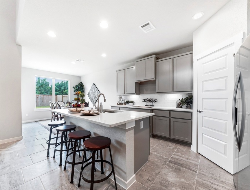 2616 Friendship Ln, Friendswood, TX 77546 - photo 1