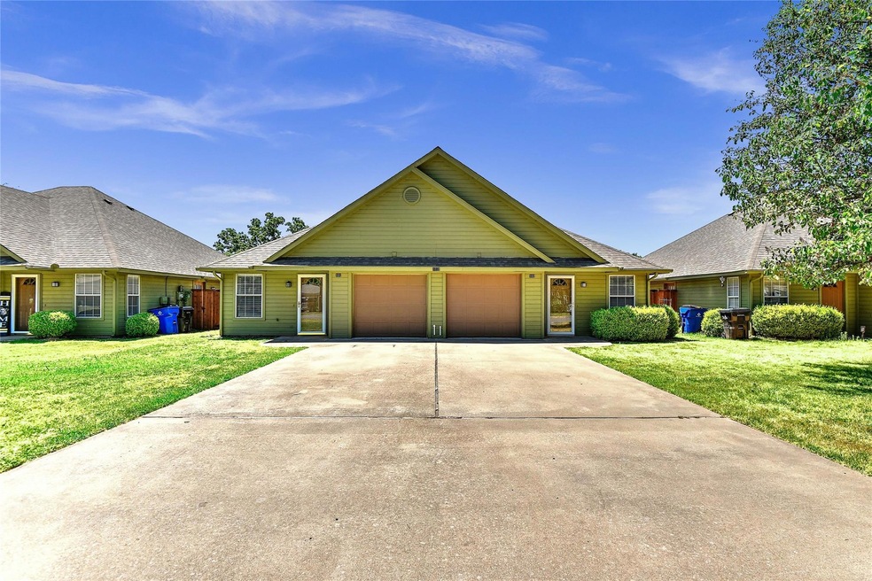 1018 W Coffin St unit 101, Denison, TX 75020 - photo 1