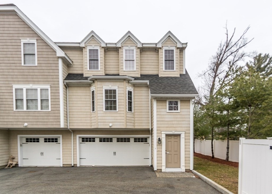 141 Cambridge St unit F, Burlington, MA 01803 - photo 1