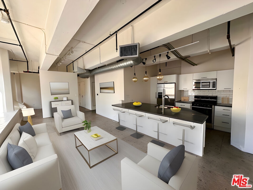 746 S Los Angeles St unit 310, Los Angeles, CA 90014 - photo 1