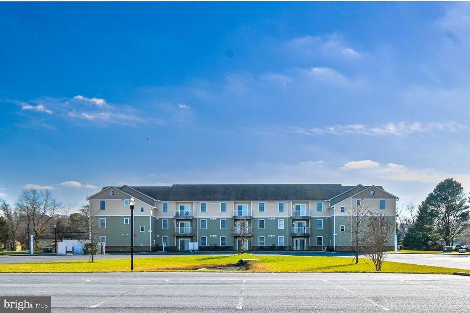 For Rent $1,295/month
