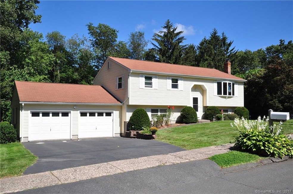 Great Curb Appeal!
