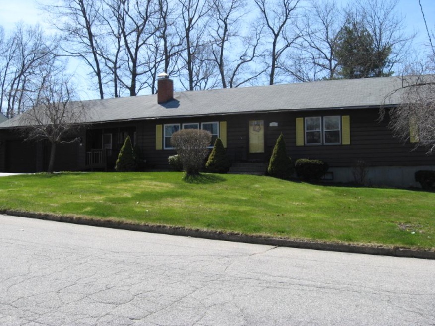 200 Mayflower Dr, Manchester, NH 03104 - photo 1