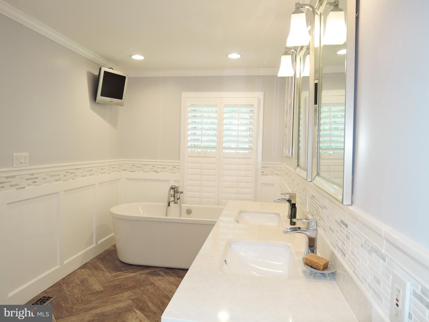 224 Compass Rd, Essex, MD 21221 - photo 1