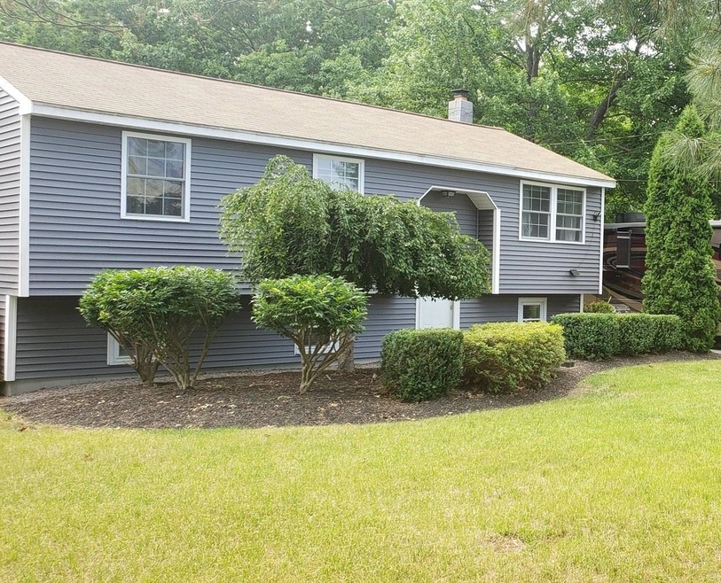 829 S Mammoth Rd, Manchester, NH 03109 - photo 1