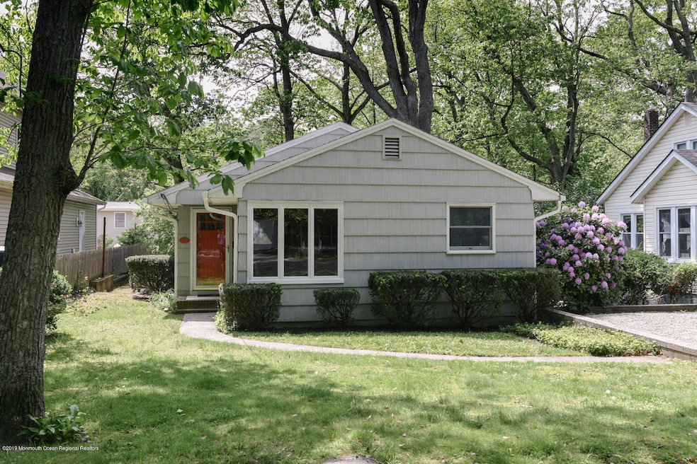 192 Highwood Rd, Oakhurst, NJ 07755 - photo 1