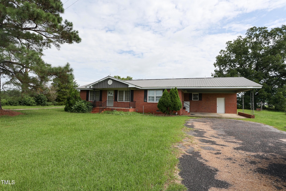 904 Langston Rd, Newton Grove, NC 28366 - photo 1