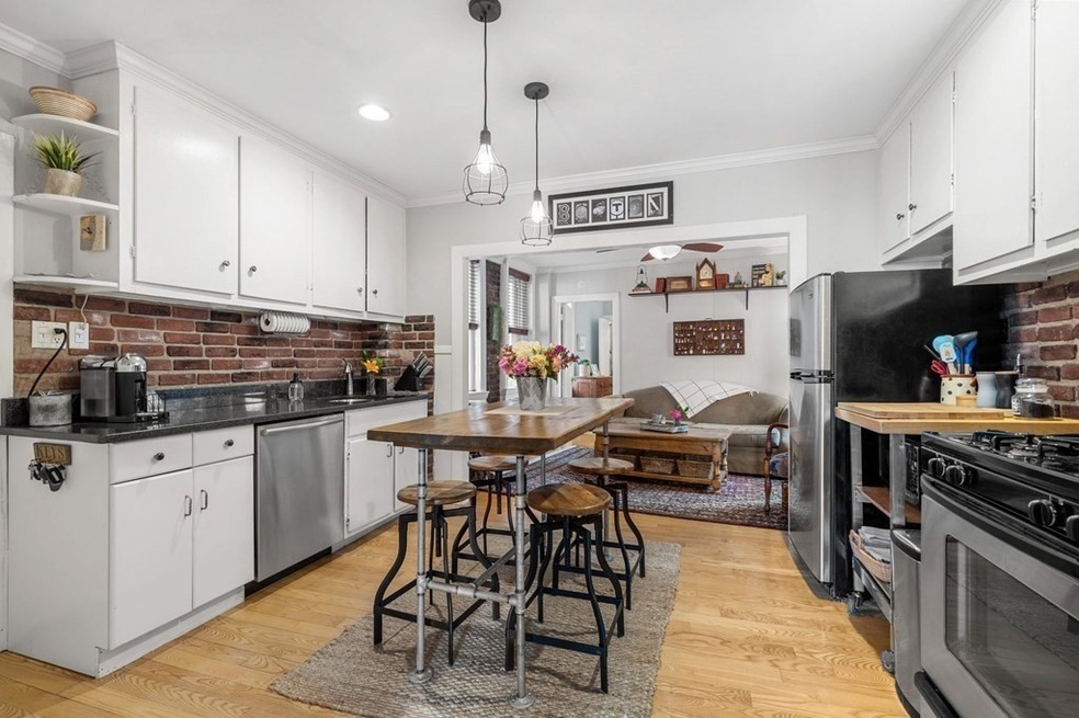 14-16 Henchman St unit 4M, Boston, MA 02113 - photo 1