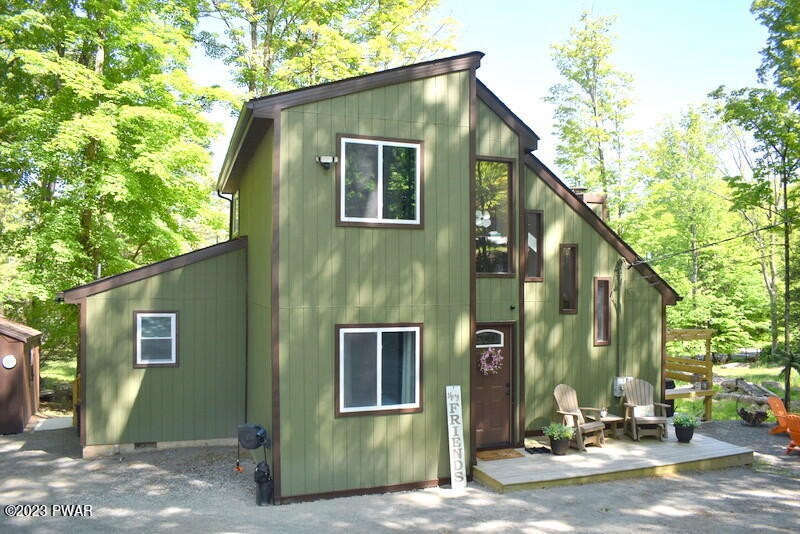 1127 Commanche Cir, Jefferson Township, PA 18436 - photo 1