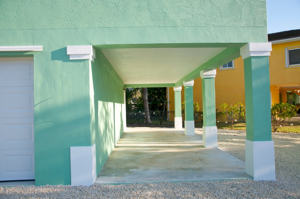 Spacious front porch with ocean breezes