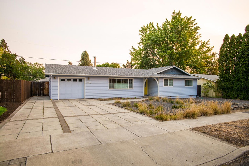 1396 NE Drost Dr, Bend, OR 97701 - photo 1