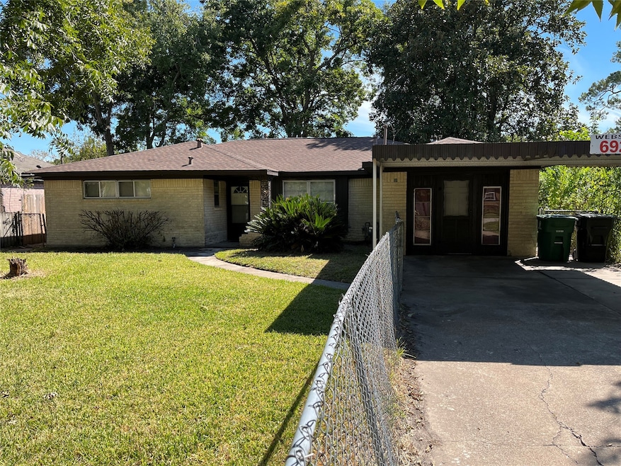 6922 Finch St, Houston, TX 77028 - photo 1