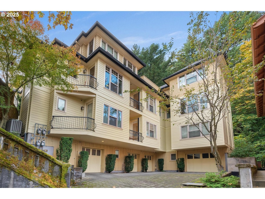 2416 SW Cedar St unit 2416, Portland, OR 97205 - photo 1