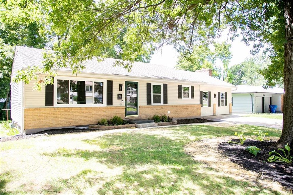 1512 NW B St, Blue Springs, MO 64015 - photo 1