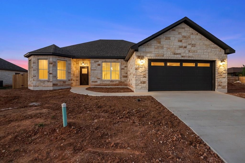 112 Parlin Ln, Fredericksburg, TX 78624 - photo 1