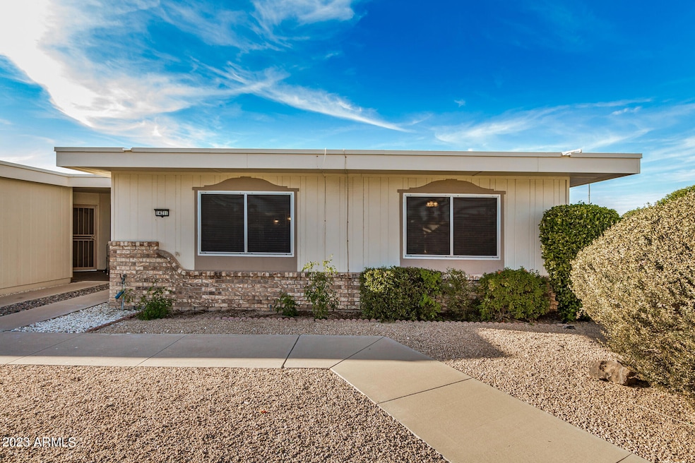 14211 N Palm Ridge Dr W, Sun City, AZ 85351 - photo 1