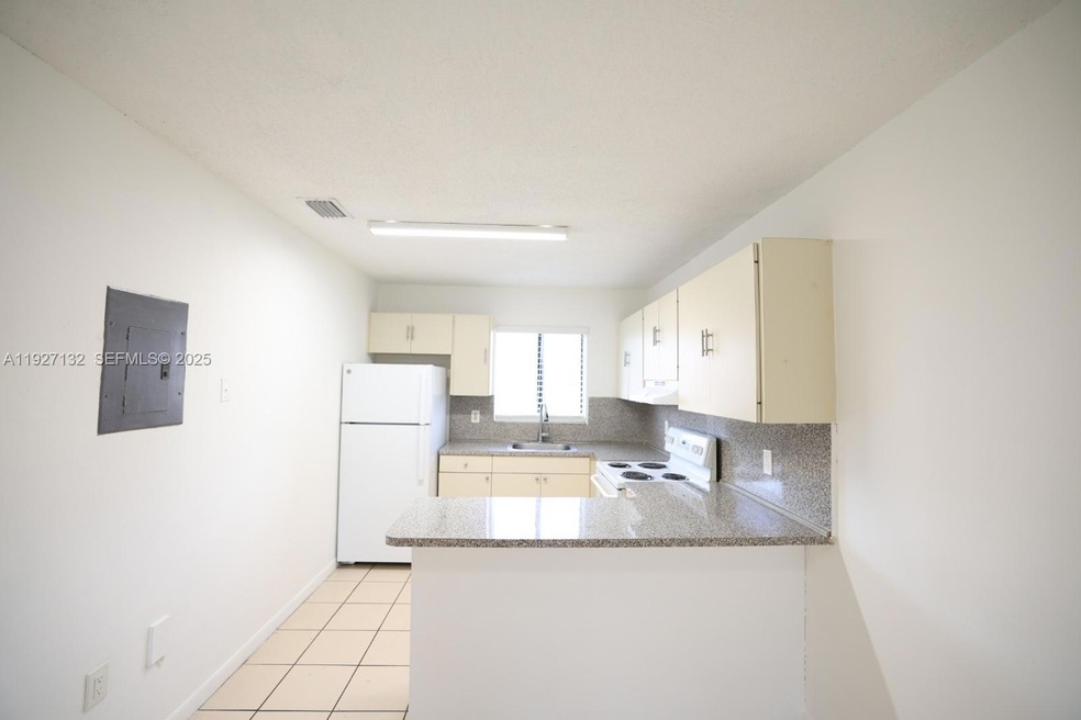 6165 W 22nd Ct unit 202, Hialeah, FL 33016 - photo 1