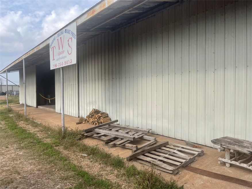 2922 Washington St, Waller, TX 77484 - photo 1